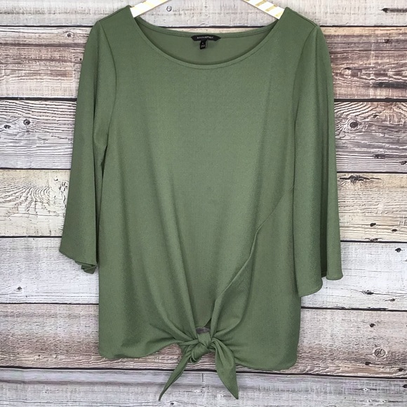 Banana Republic Tops - Banana Republic Long Sleeve Tie Front Top Lg Green